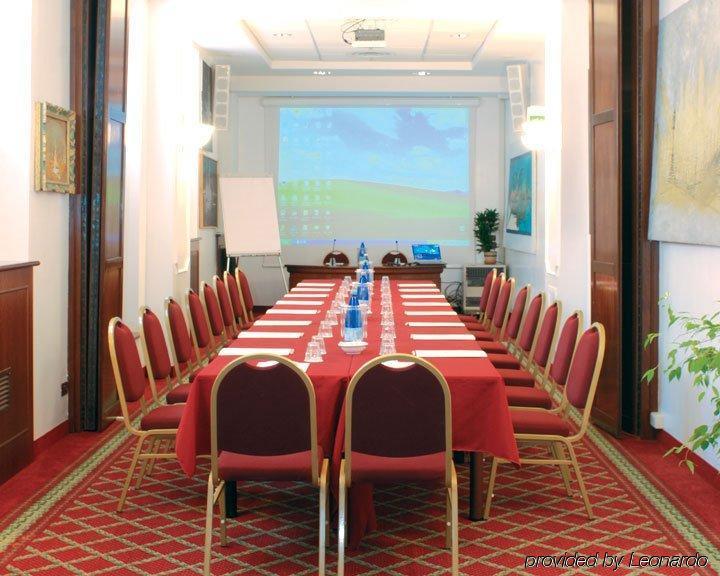 Hotel Villa Vecchia Monte Porzio Catone Facilidades foto